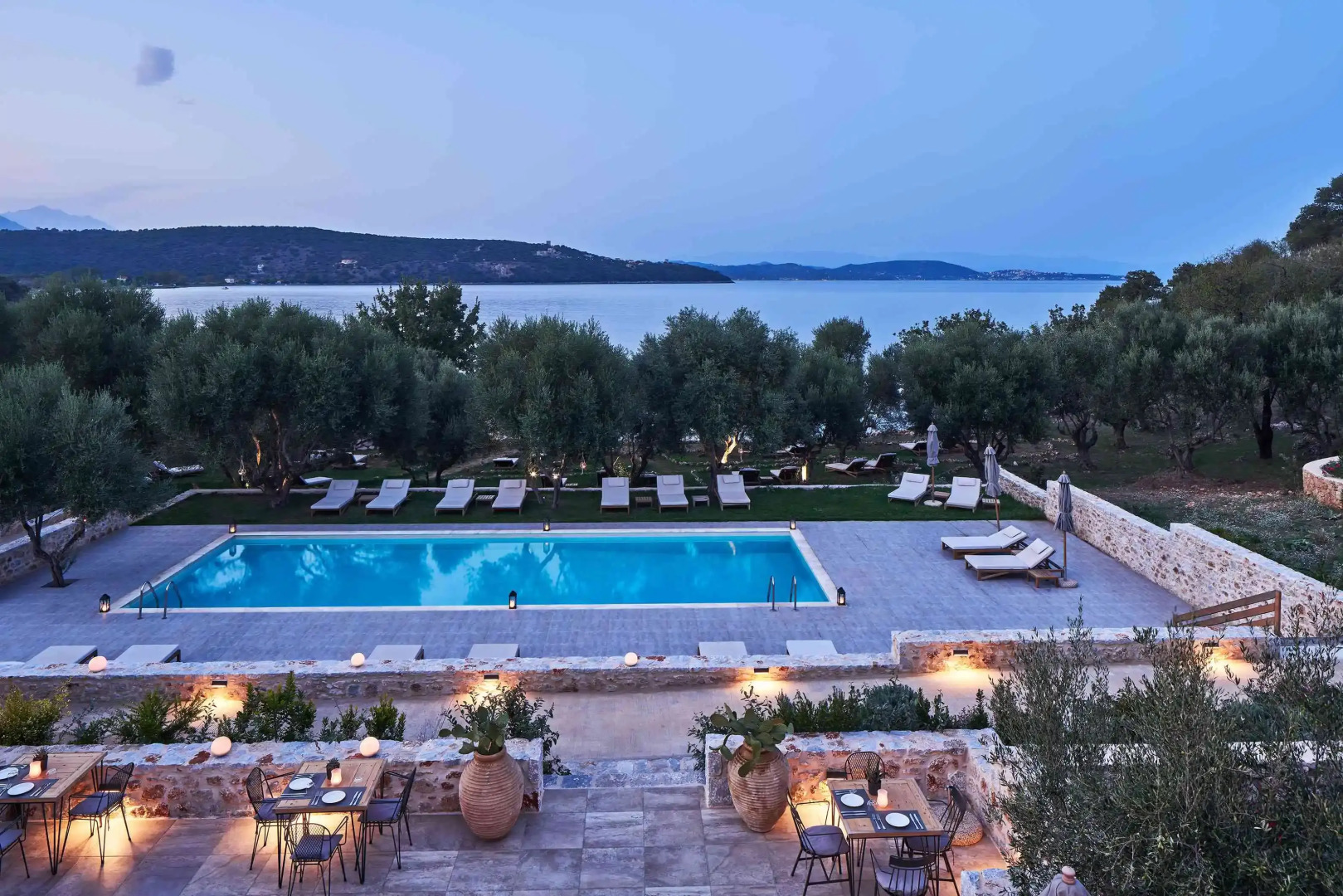 100 Rizes Luxury Sea Side Resort.