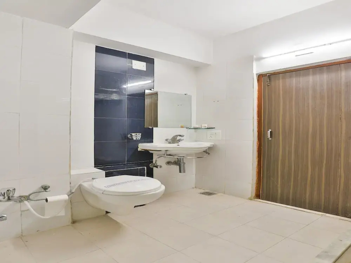 Capital O 16350 Infocity Club And Resort