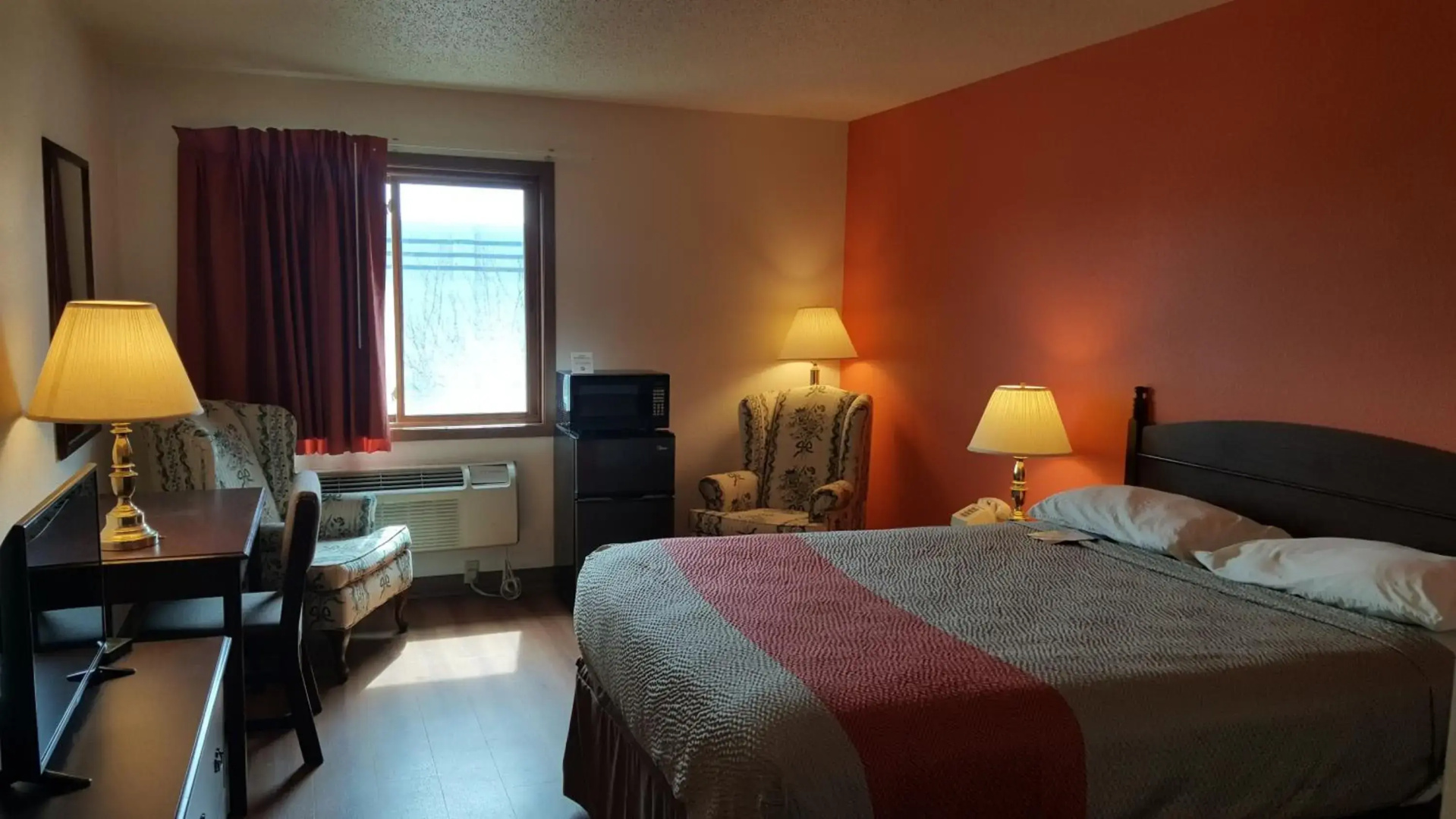 Super 8 Saukville Milwaukee
