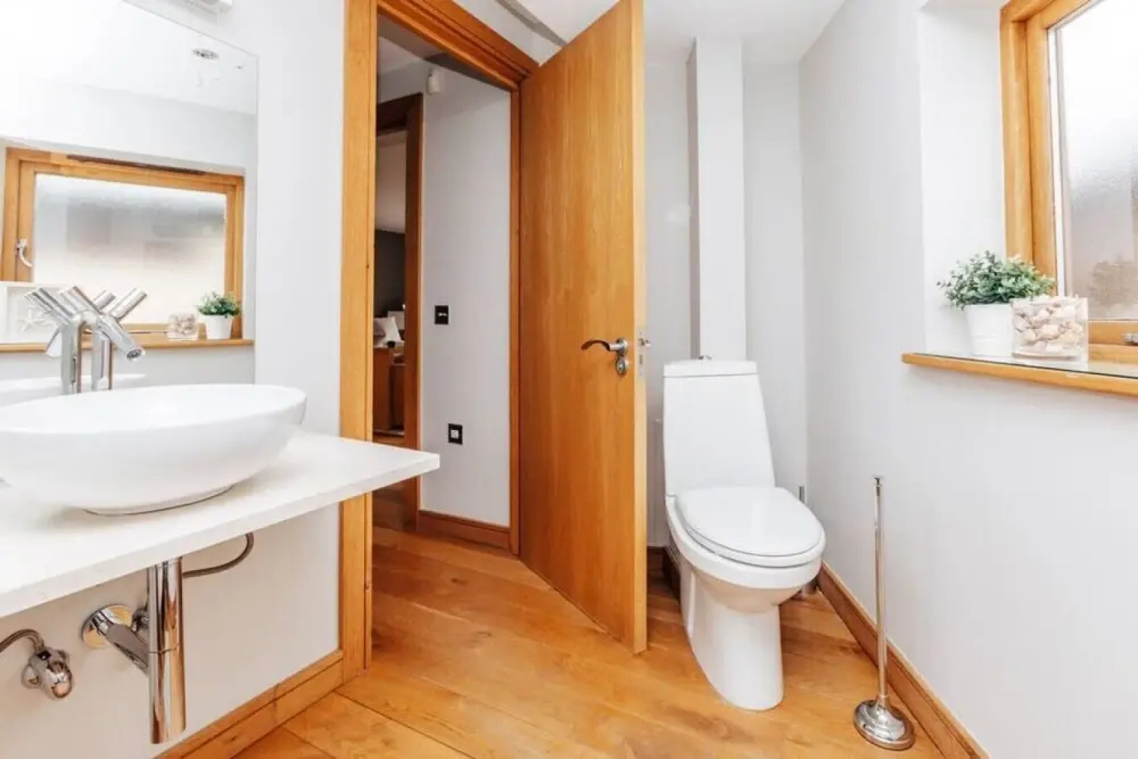 The Herringbone - 3 Bed With Parking Pet Friendly