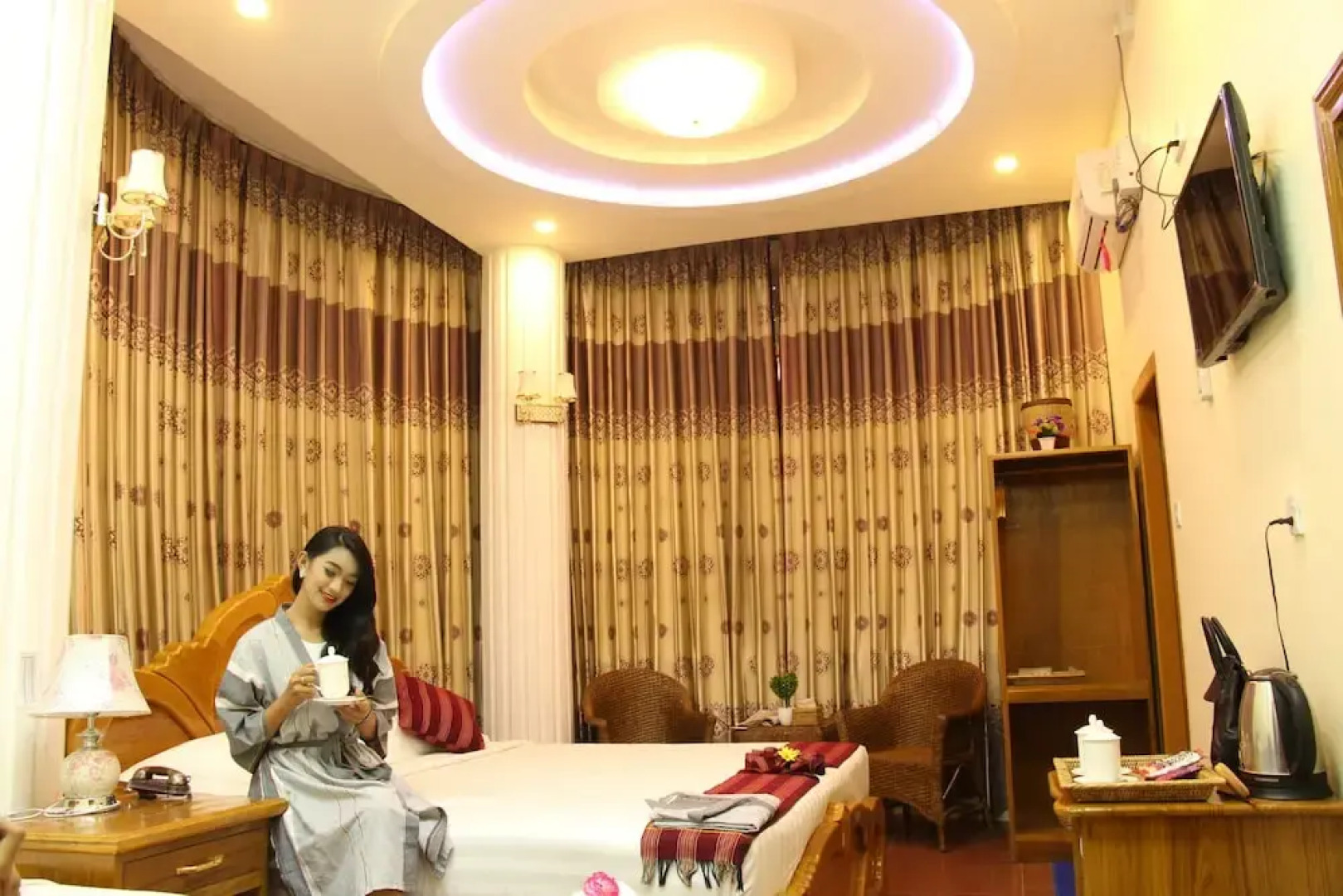 Kayah Golden Hill Hotel