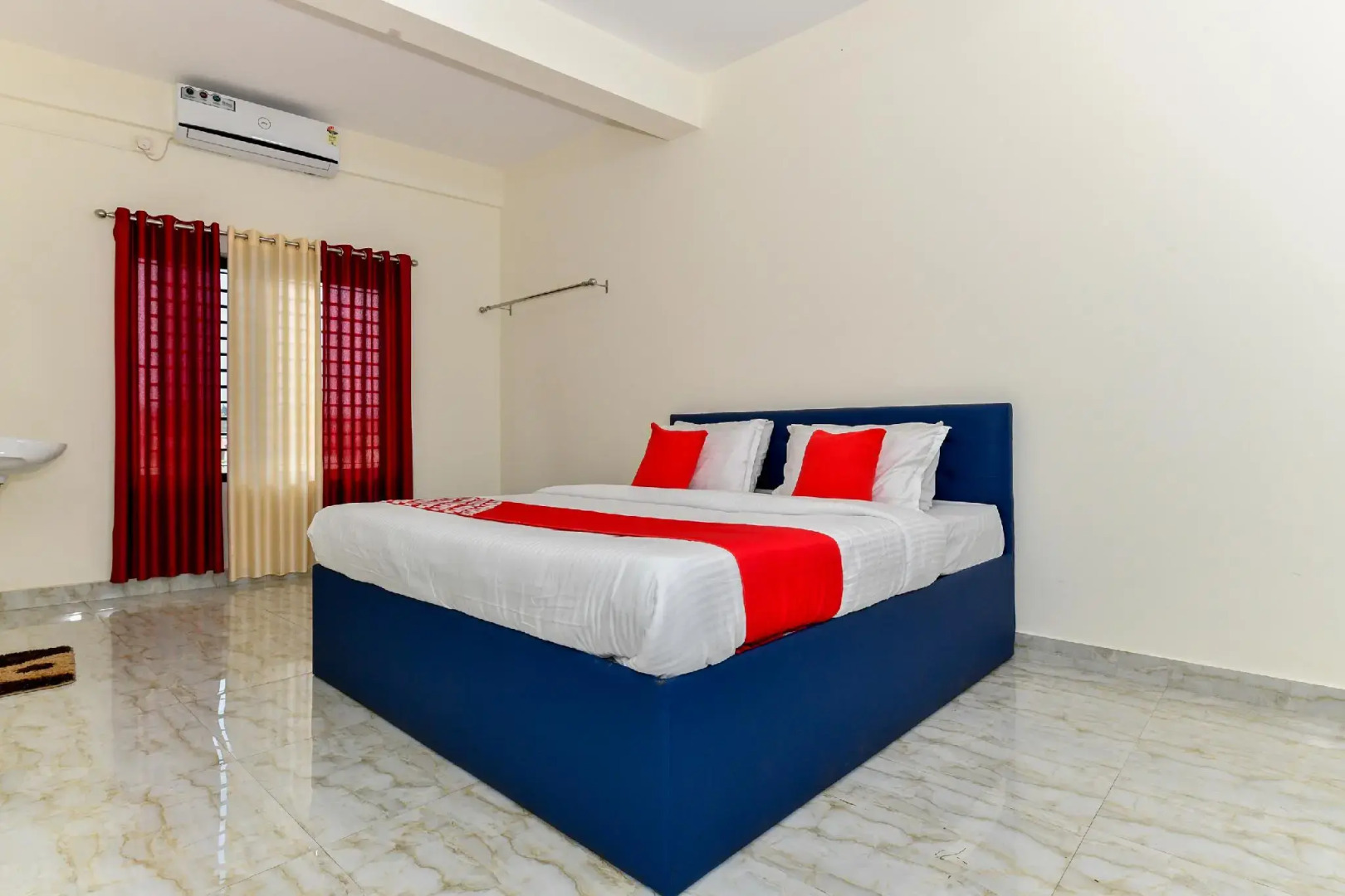 SilverKey Executive Stays 65165 Athani Residency