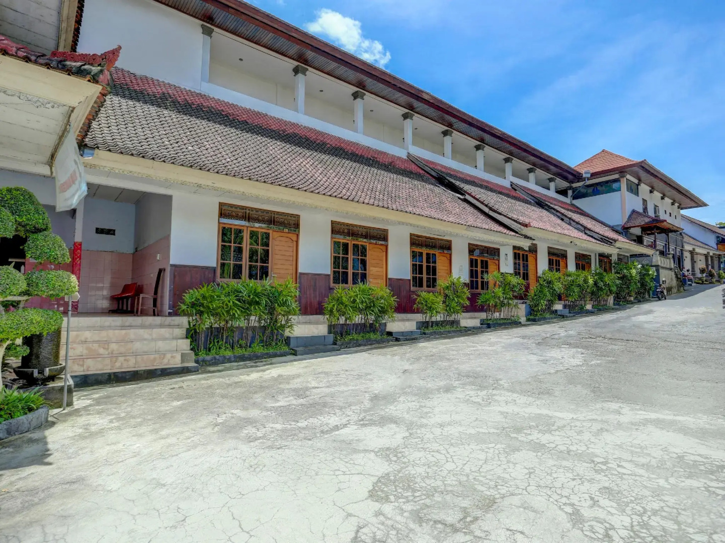 OYO 90201 Hotel Bina Artha