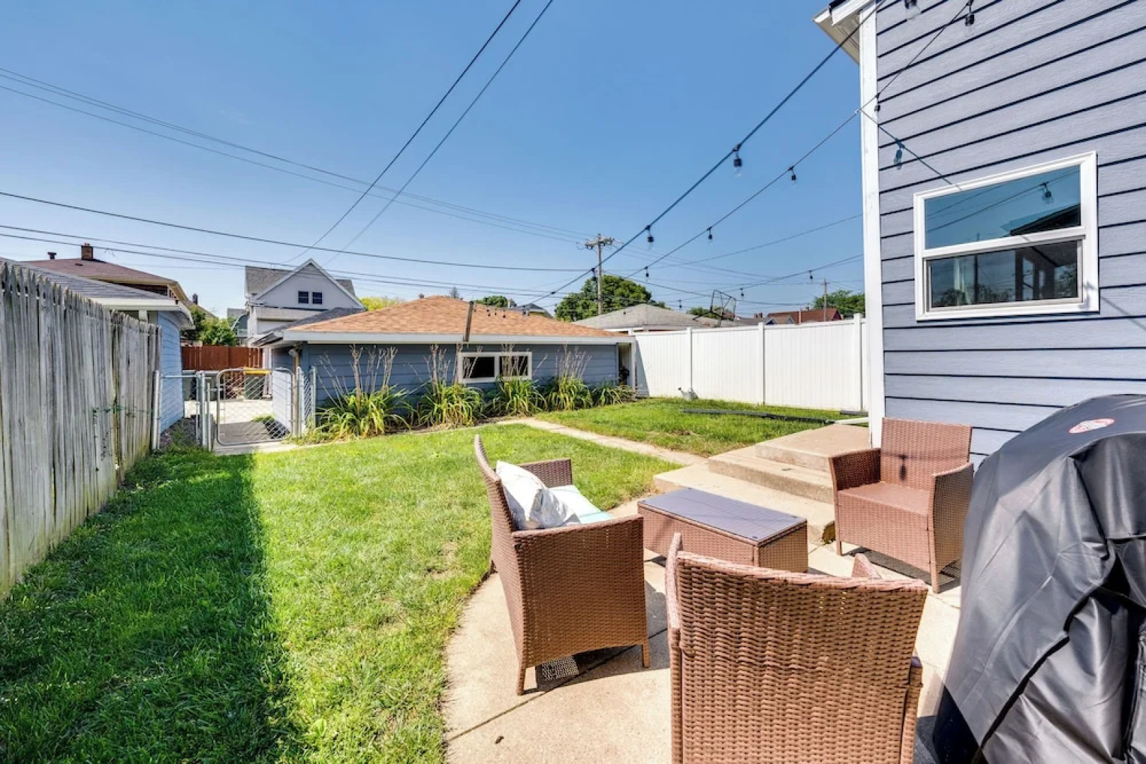 Pet-friendly Home - 6 Mi to Downtown Milwaukee!