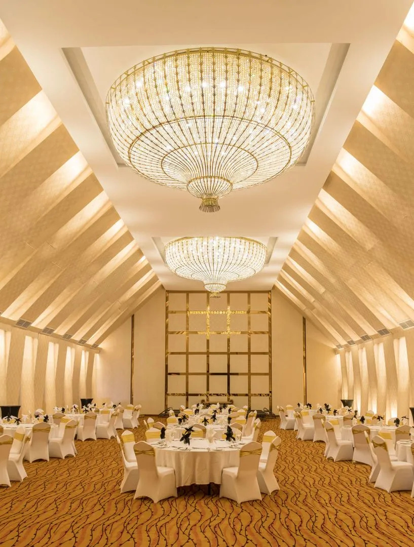 The Golden Ridge Hotel