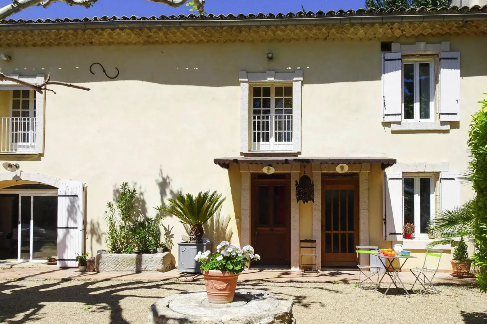 Cozy Noves Home With Pool Access