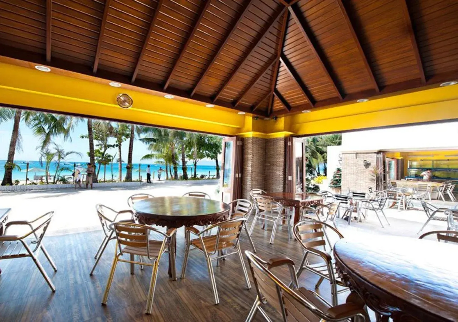Golden Phoenix Hotel Boracay