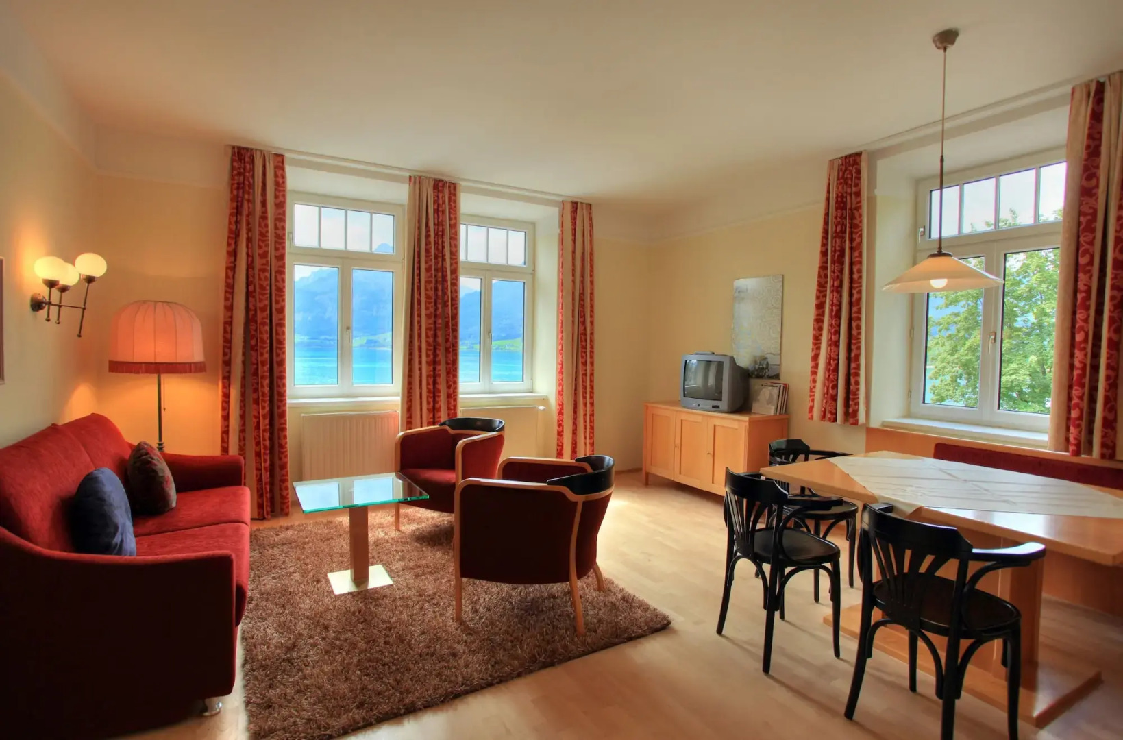 Romantik Residenz Ferienwohnungen Hotel Im Weissen Rössl