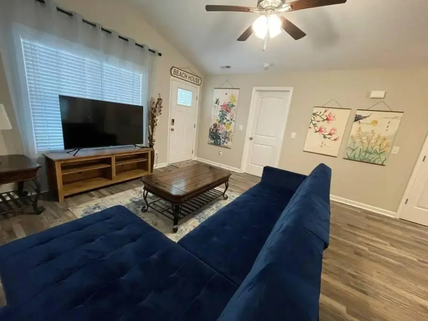 Sleep 10, NEW CONSTRUCTION home, half mile to beach, 3 BD 2 BA, 6 beds