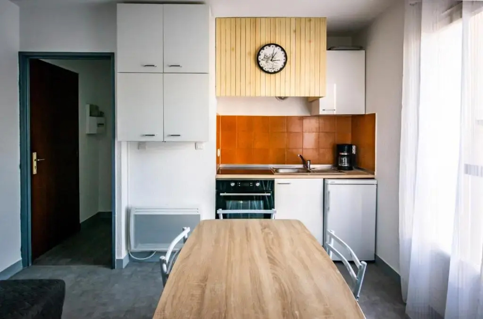 Studio 2 + 2 dans résidence avec piscine