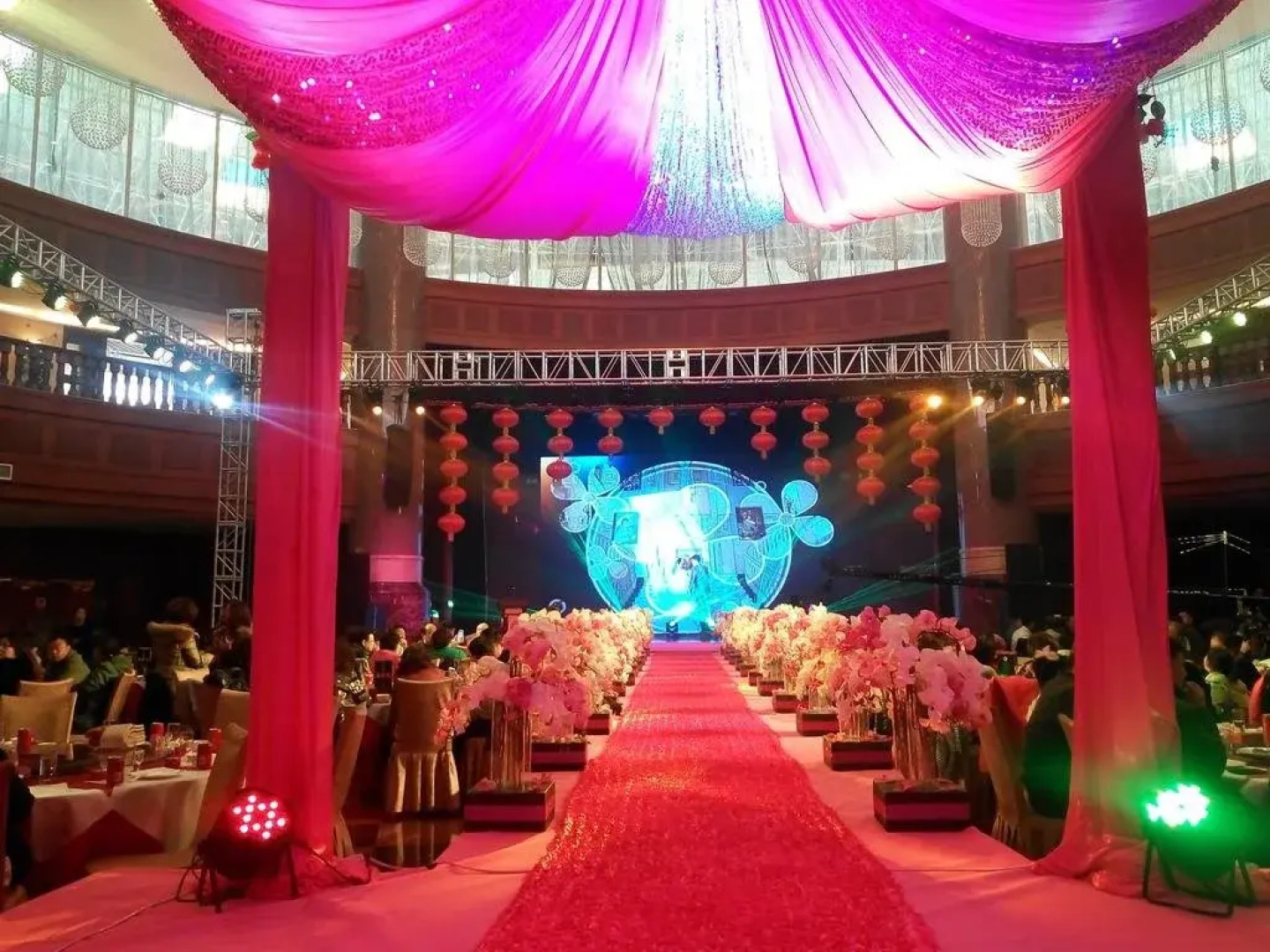 Qinghua Business Hotel