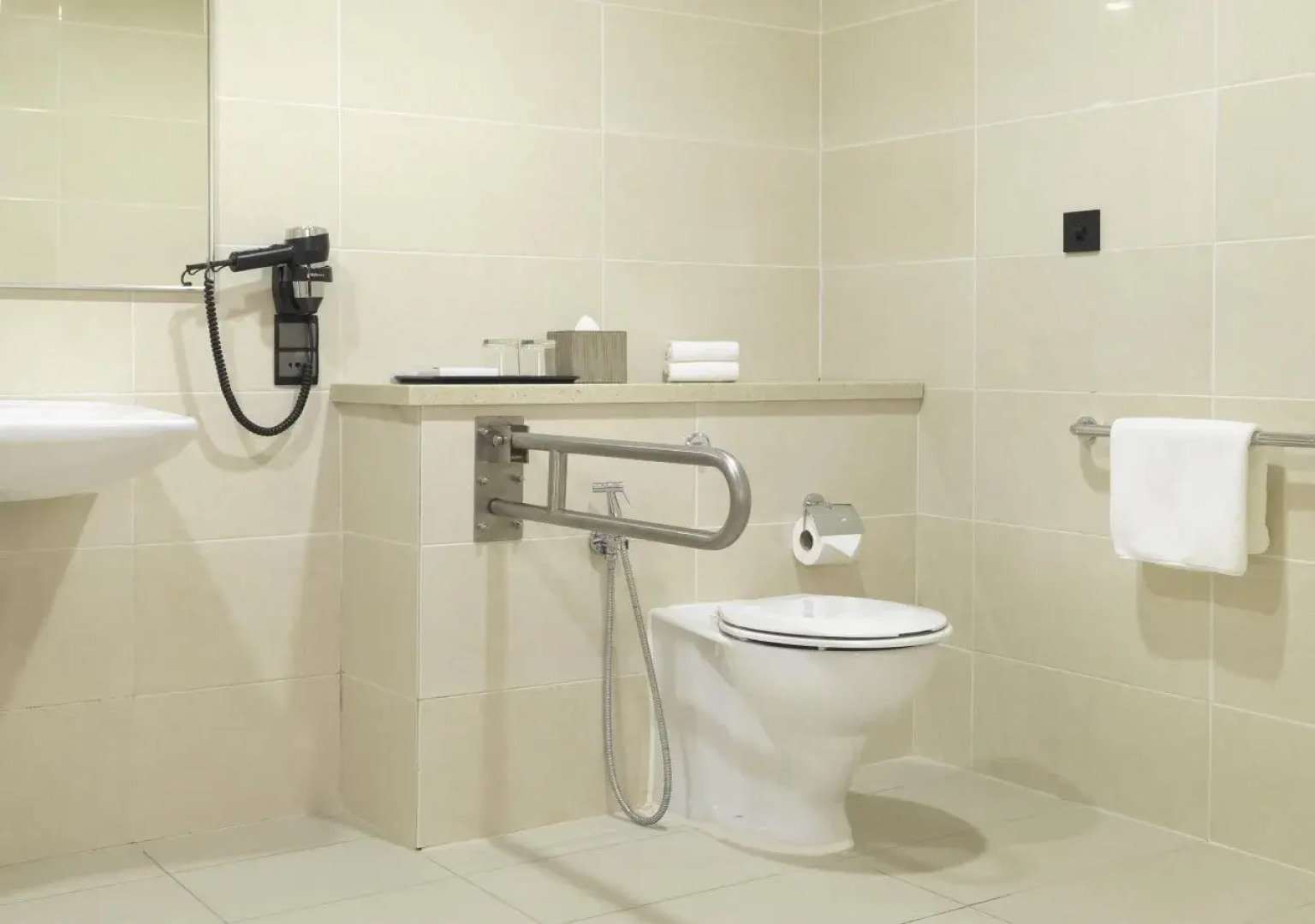 Sama-Sama Express KLIA Terminal 2 - Airside Transit Hotel