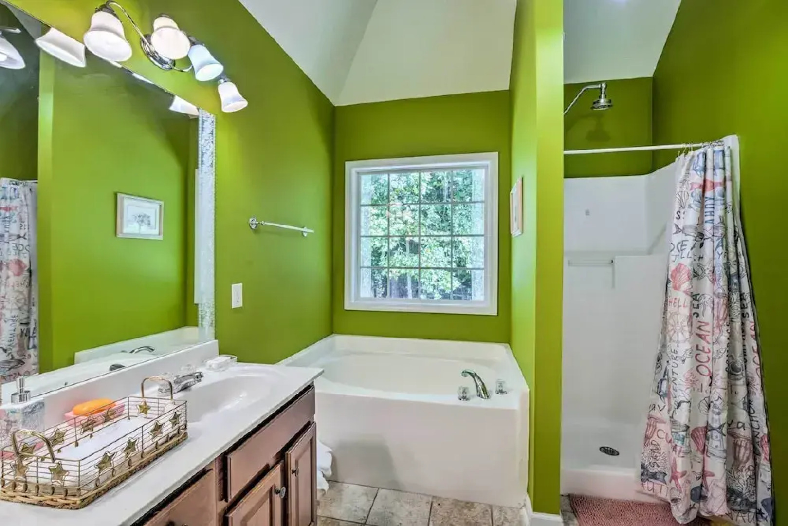 Spacious Acworth Home w/ Deck ~ 1 Mi to Lake