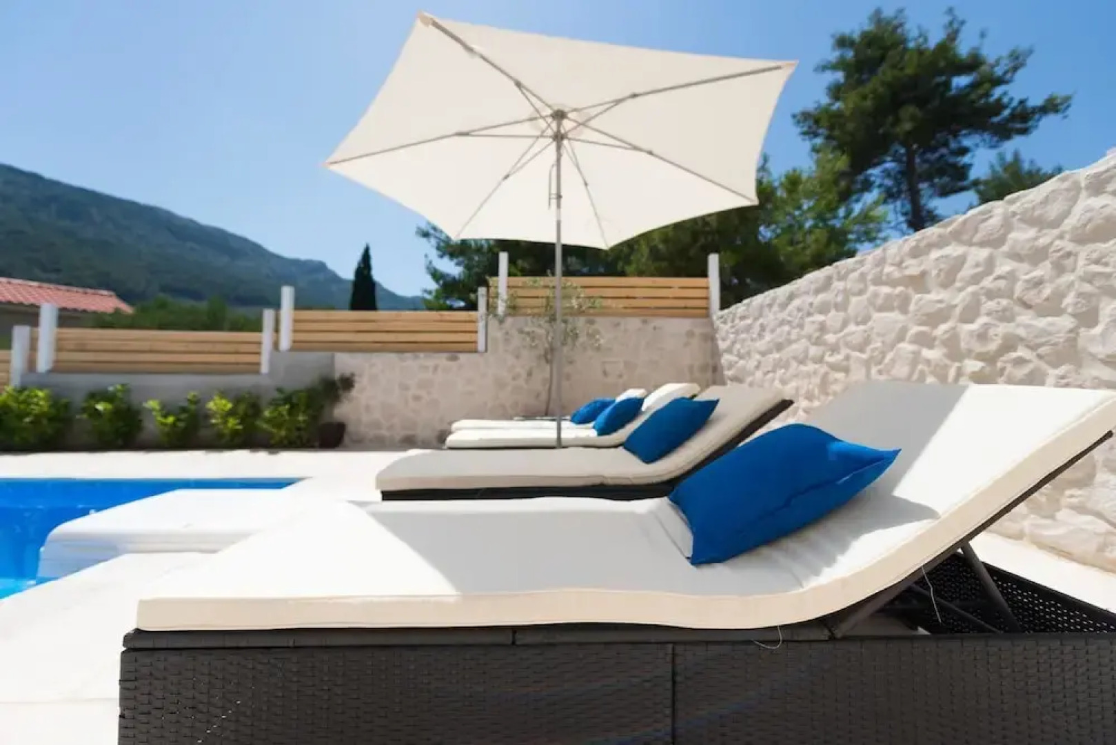 Villa With 4 Bedrooms in Pitve, With Wonderful sea View, Private Pool,