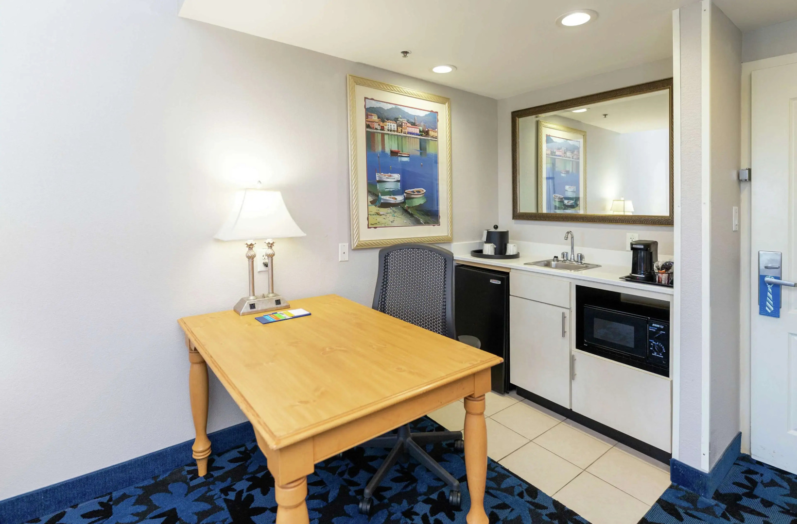 Hampton Inn & Suites Jacksonville Deerwood Park