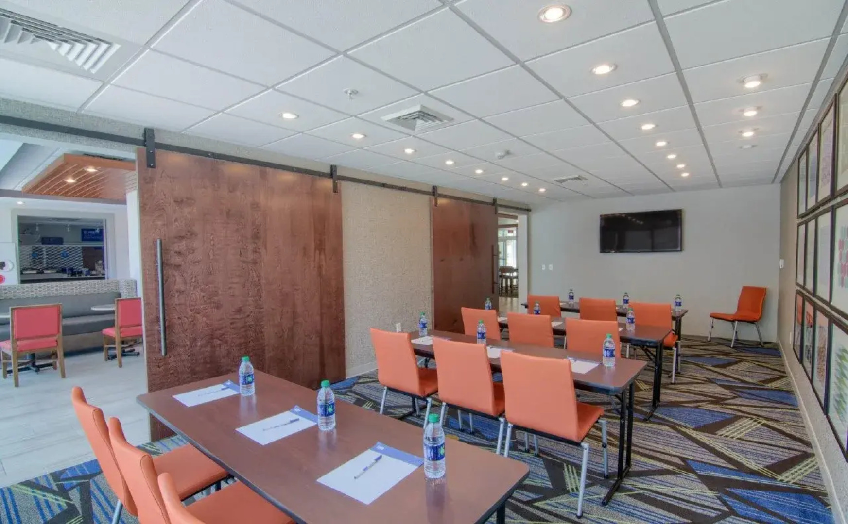 Holiday Inn Express & Suites Mobile - University Area by IHG