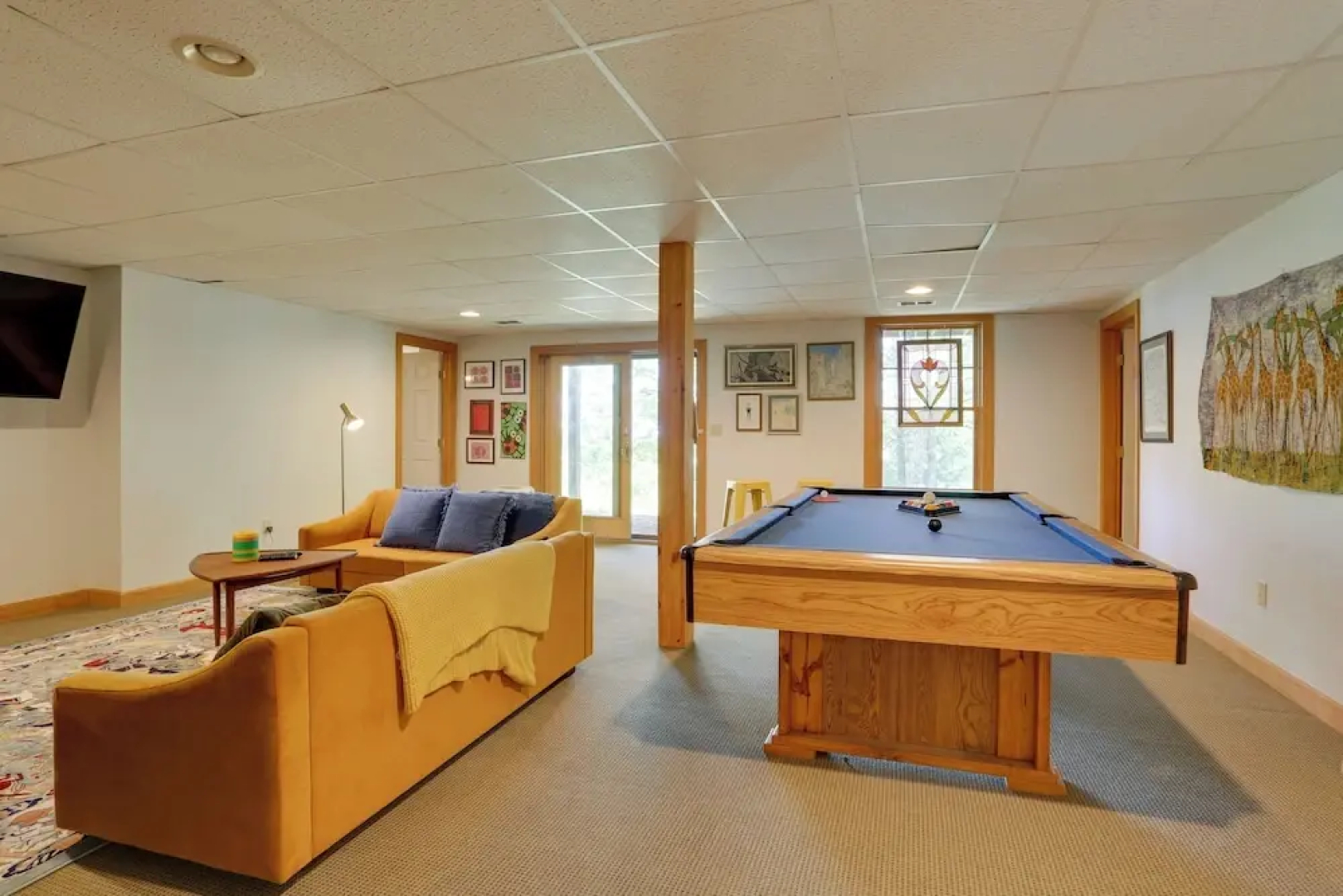 < 1 Mi to Camelback Resort: Home w/ Pool Table!