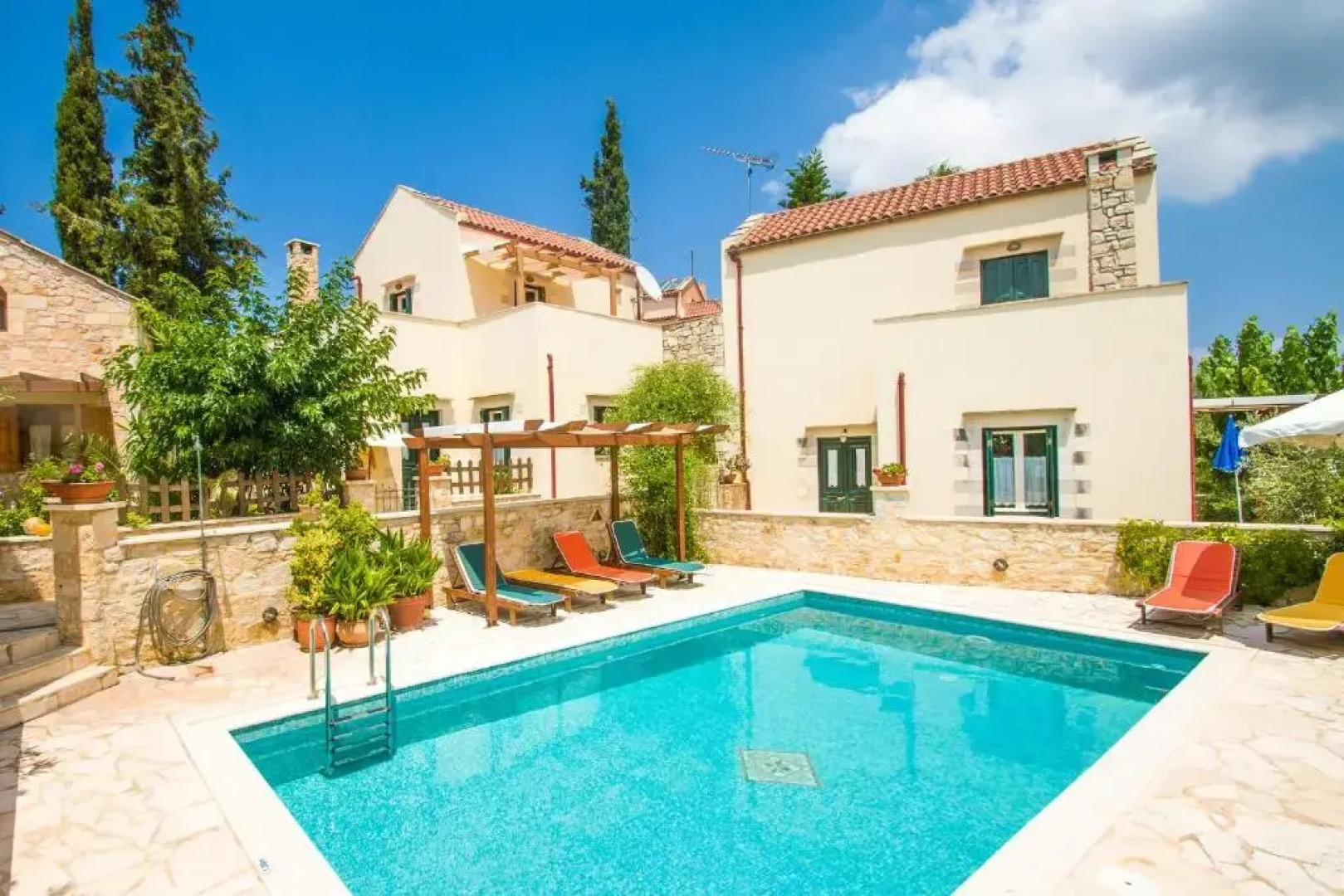 Helianthos Villas