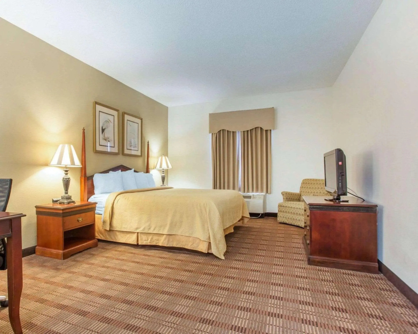 Comfort Inn & Suites Patriots Point