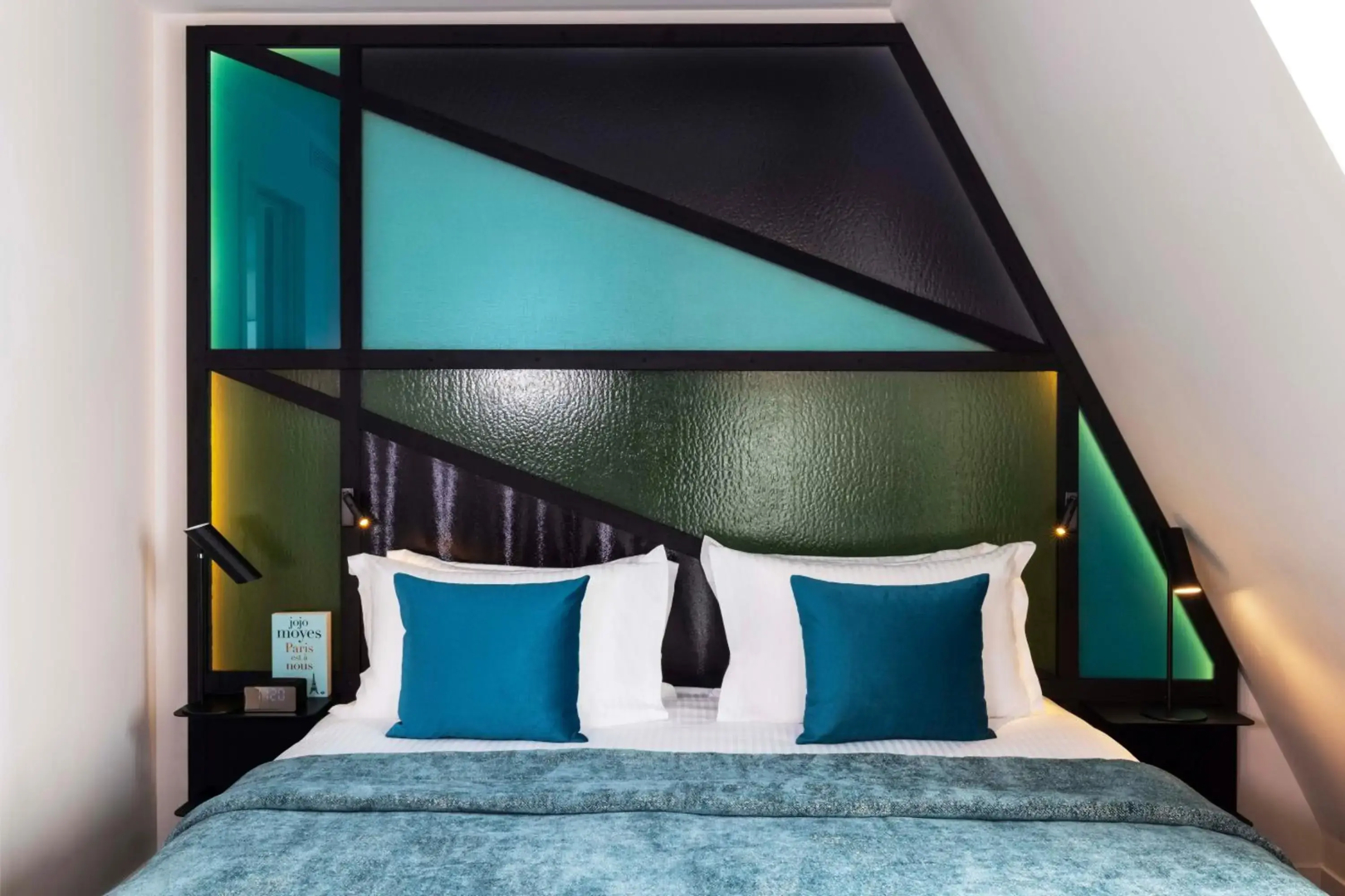 Le 12 Hotel