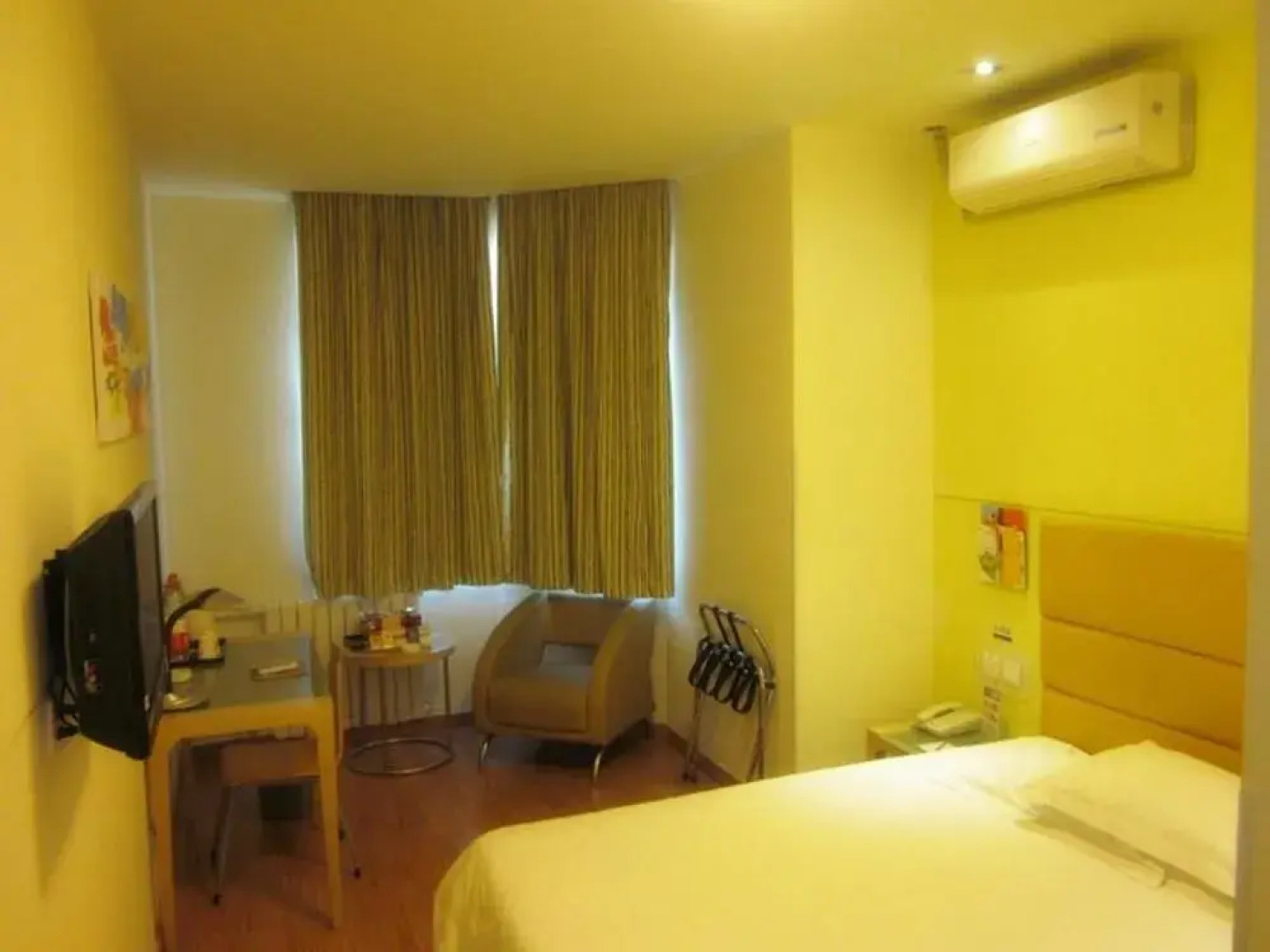 银座佳驿酒店(潍坊四平路泰华城风筝广场店)