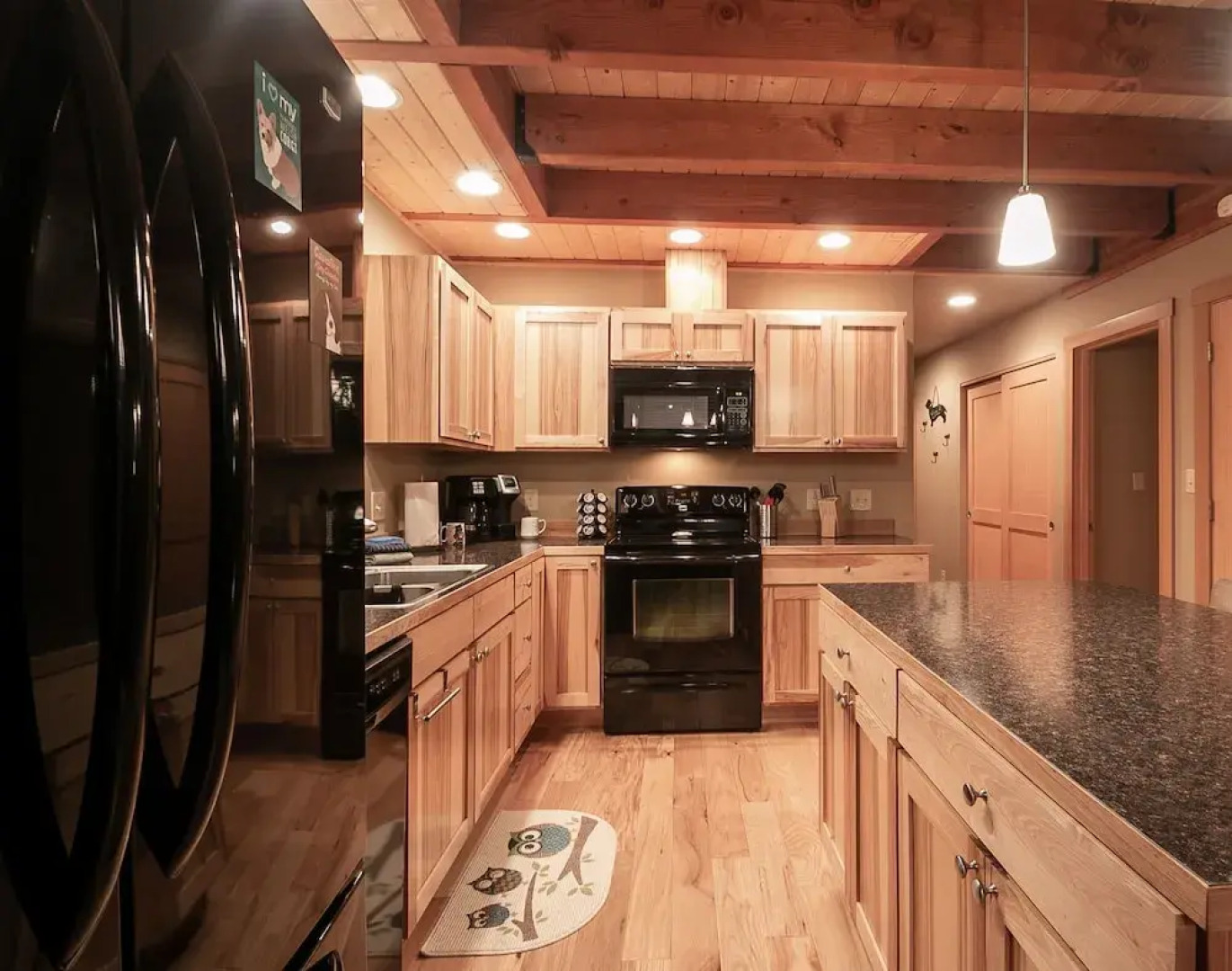 Paws in the Mountains Holiday home 2 NW Comfy Cabins