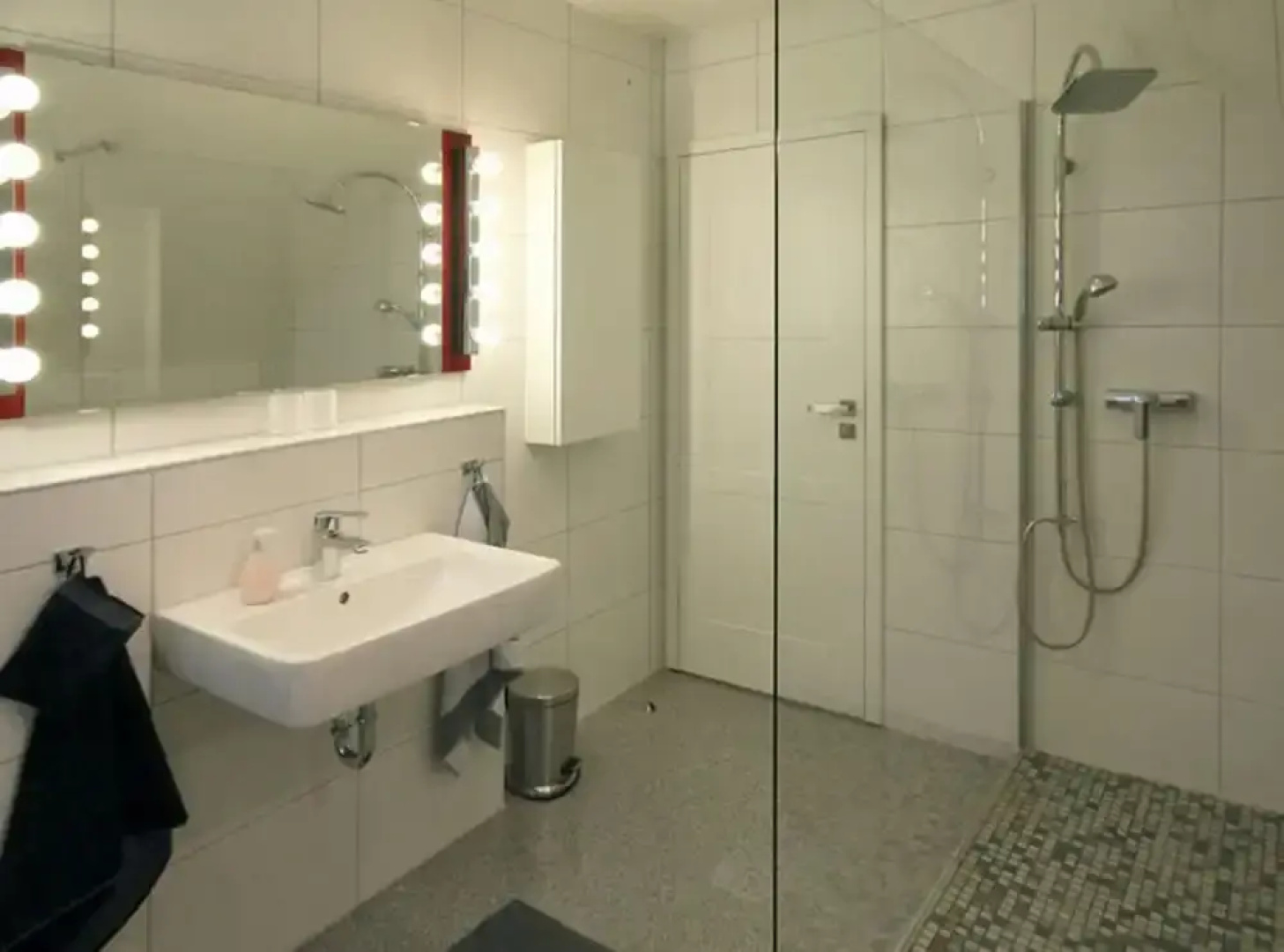 Savoir Vivre Modern Retreat