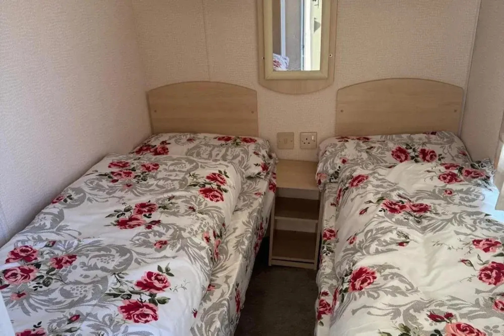 Seaside Bliss Retreat in Heart of Isle of Sheppy