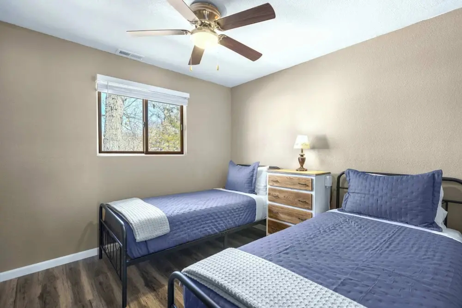 White Oak Landing Spacious 6 BDR w/ Boat Slip!