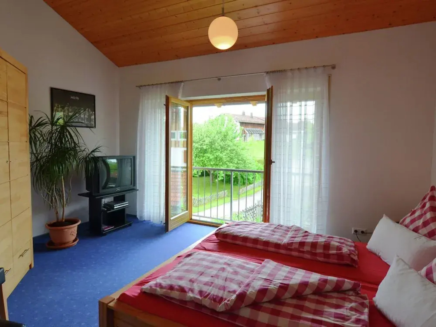 Attractive Holiday Home in Lechbruck am see With Garden