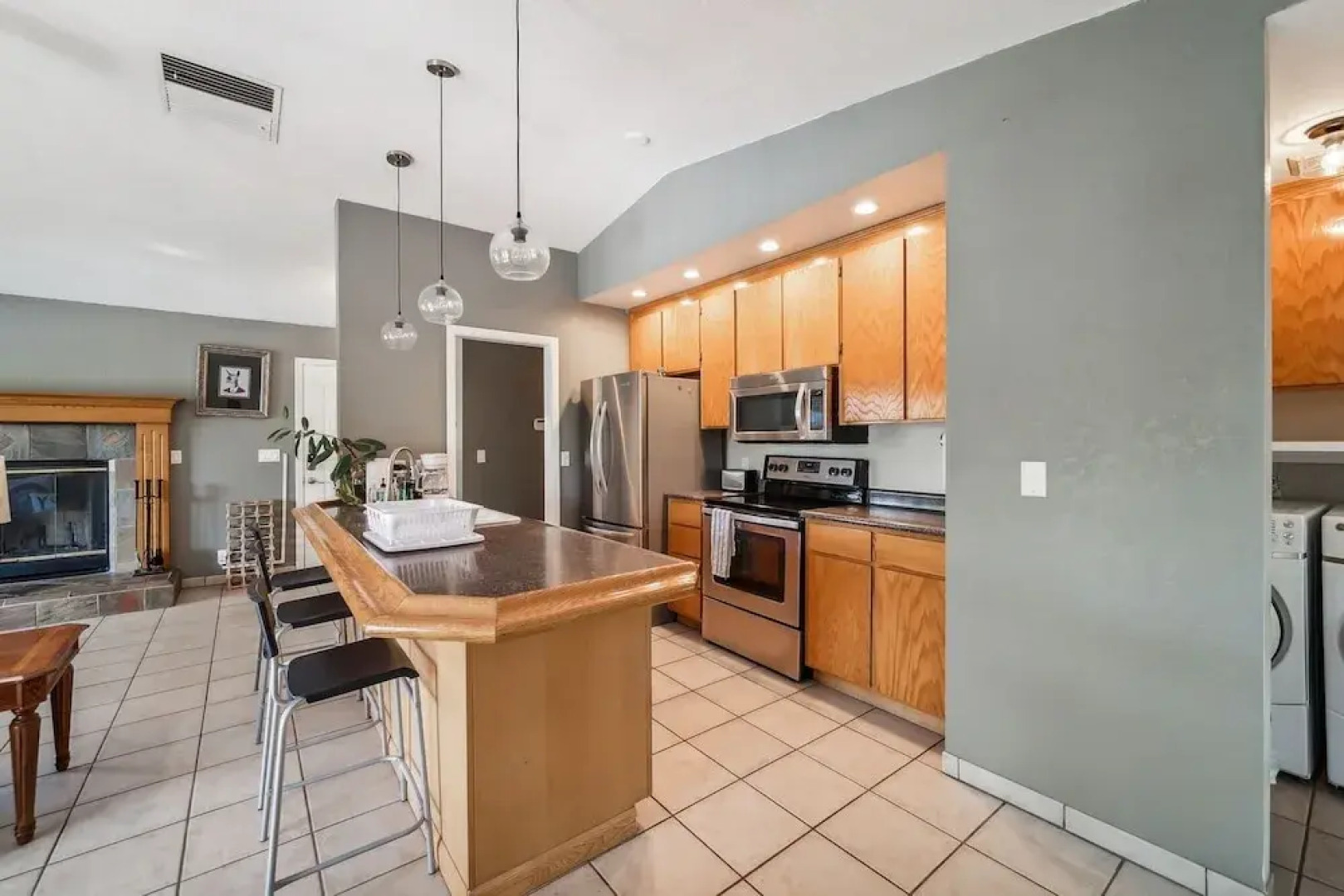 Lakeside Retreat With Private Boat Ramp 3 Bedroom Home by RedAwning