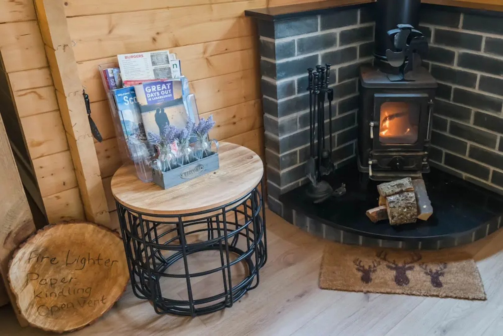 1-bed Cabin, 2 Adults, Wood Burning Hot Tub & Fire