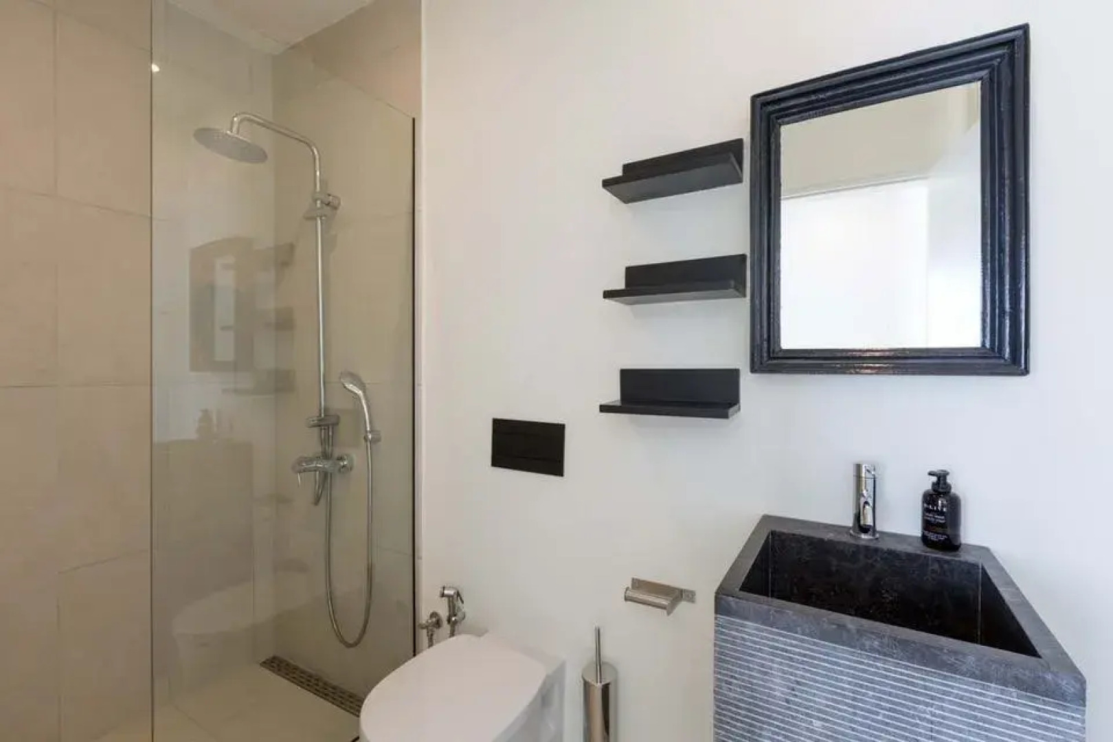 Villa Kastos-Beachfront Villa