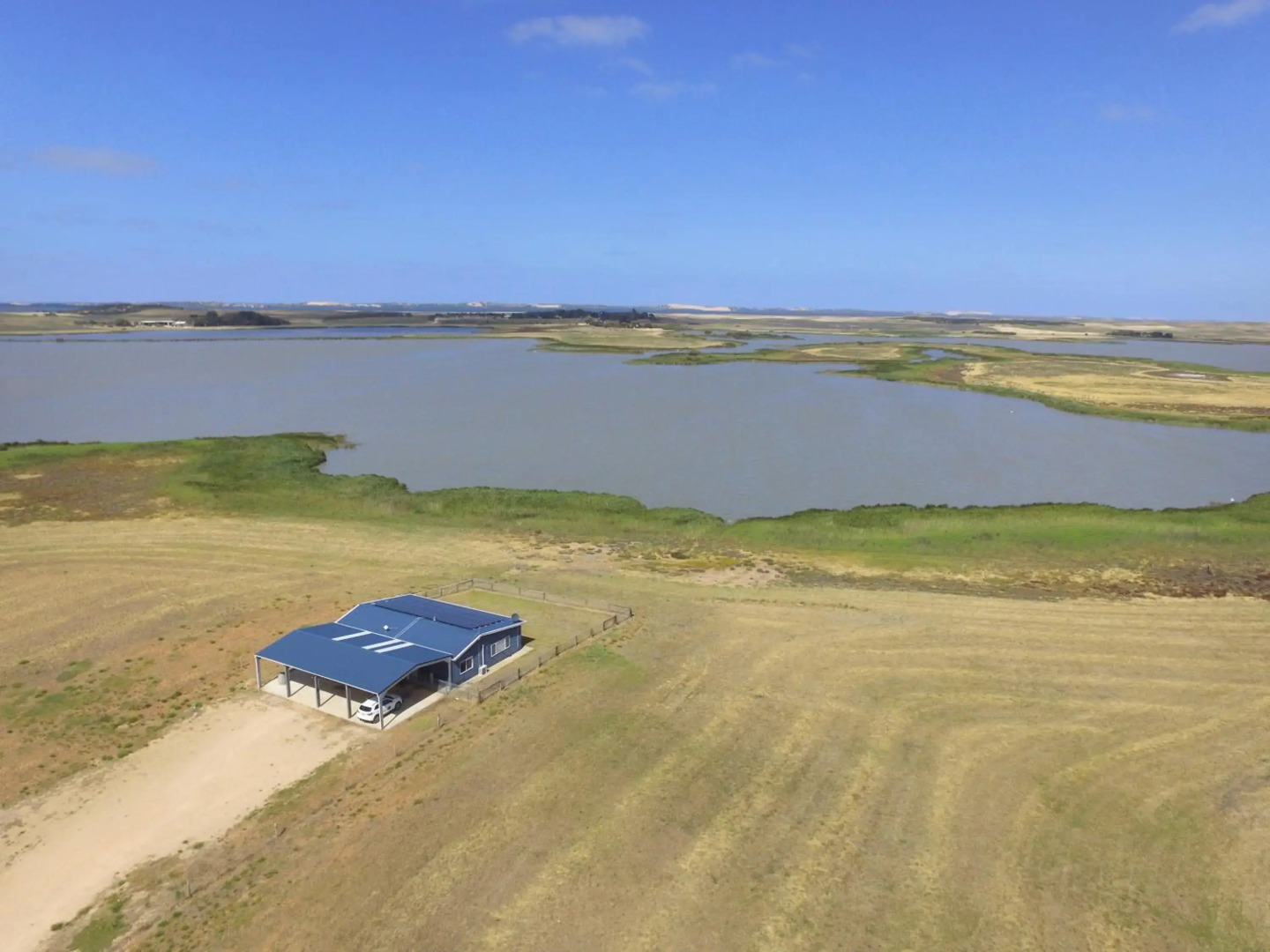 Coorong Island Retreat - Farm Stay at Pet Friendly Property