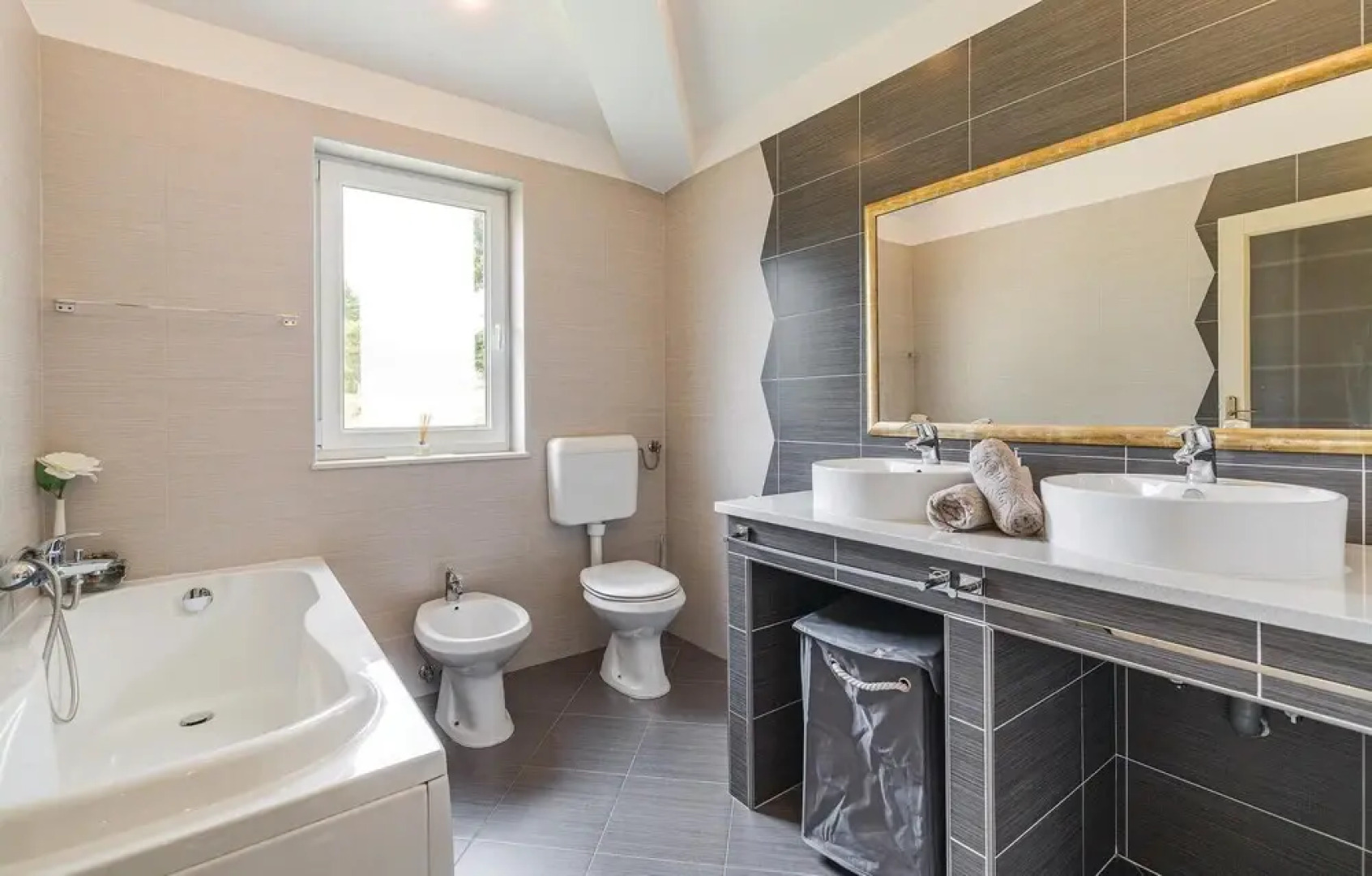 Beautiful Home in Kranjci With Wifi and 4 Bedrooms