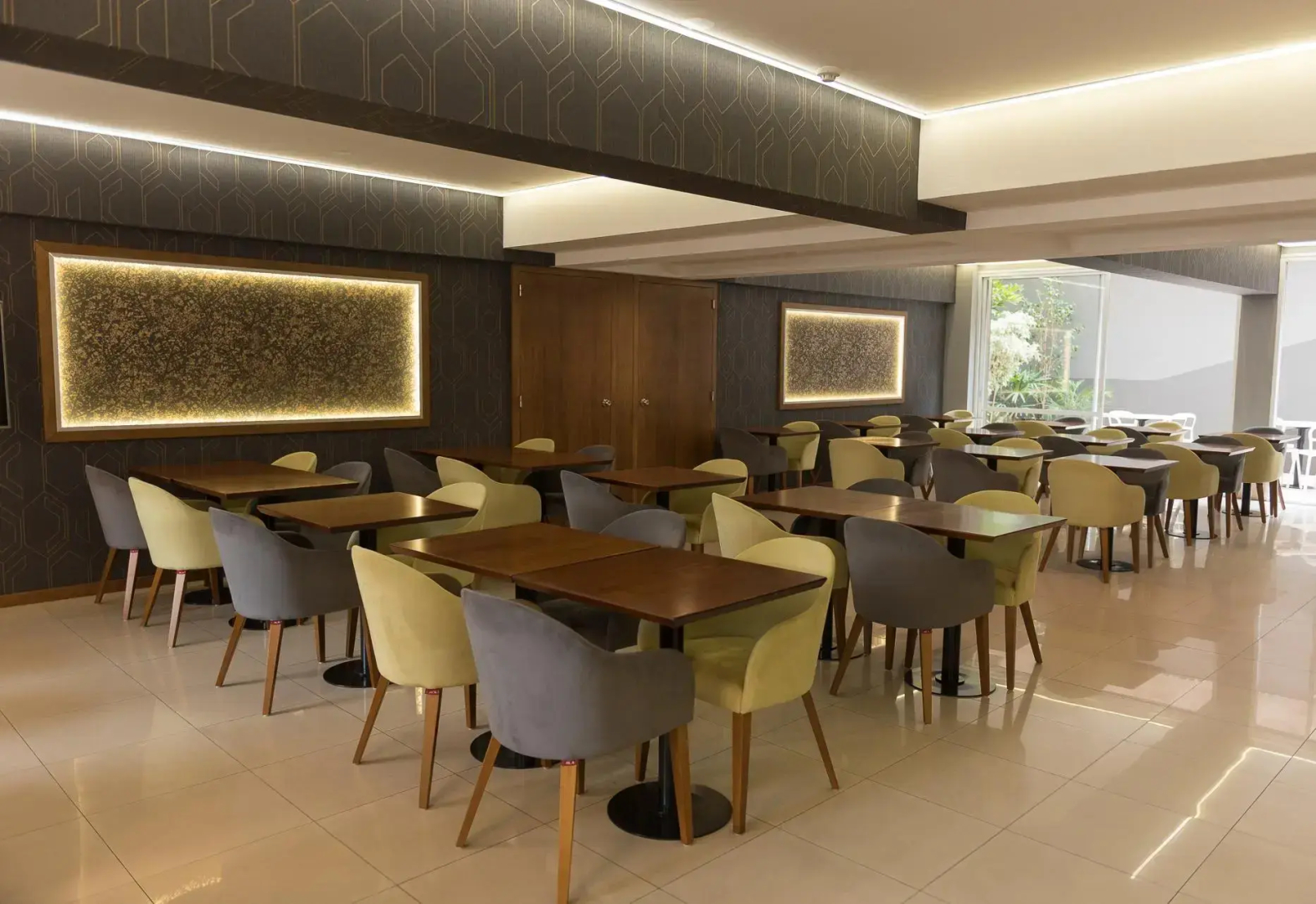 Urbana Class Hotel