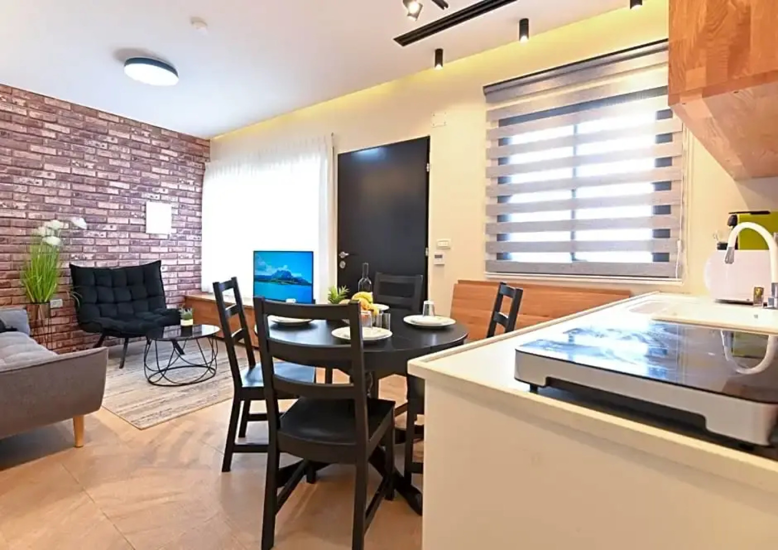 Anil's house - מתחם צימרים עם בריכה מקורה ומחוממת Zimmer with heated swimming pool