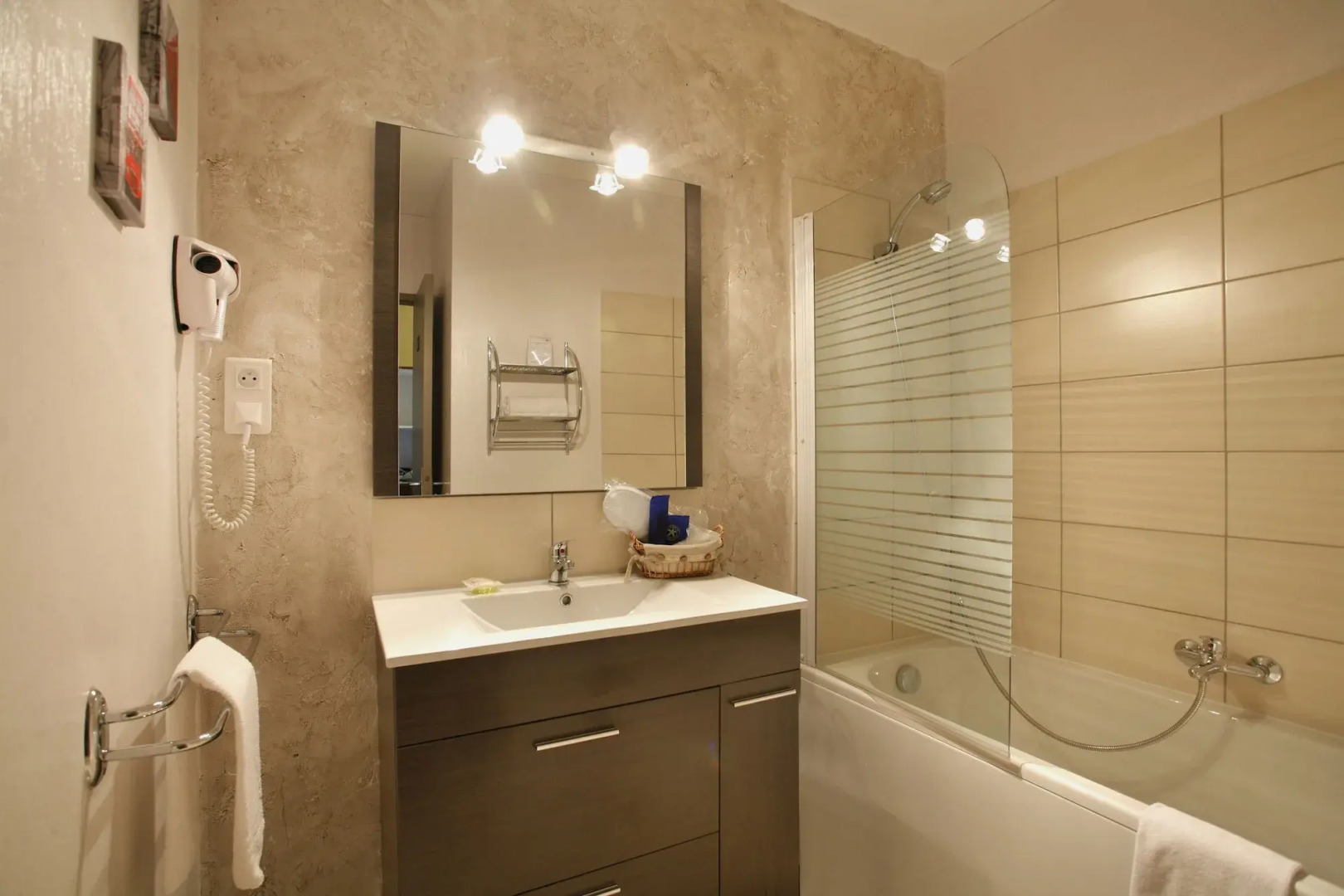 Logis Hôtel Médiéval, Montélimar Nord