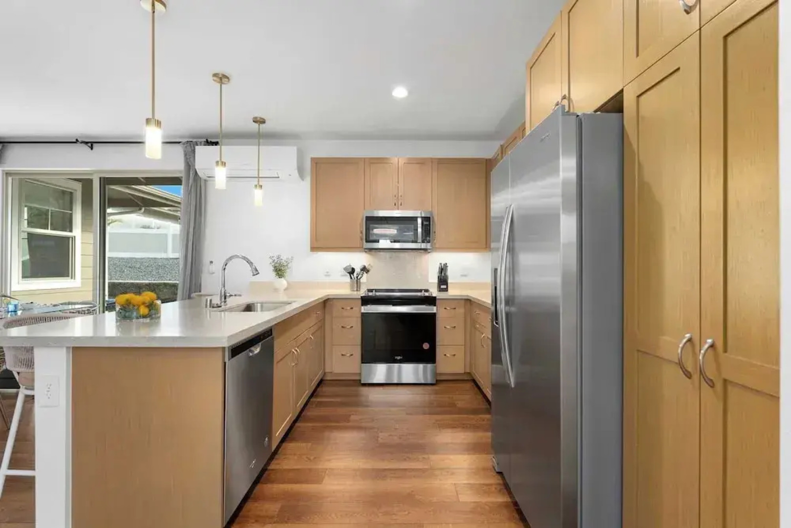 Makaha Villa by Avantstay Mountain + Ocean Views