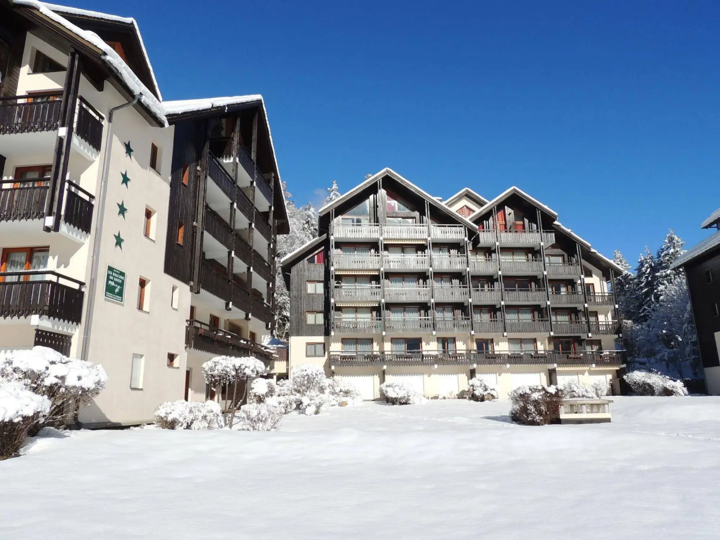 Les Balcons du Savoy