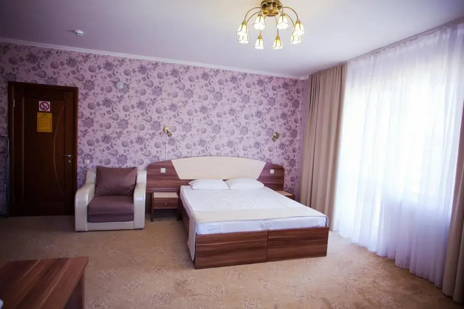 Отель Феерия