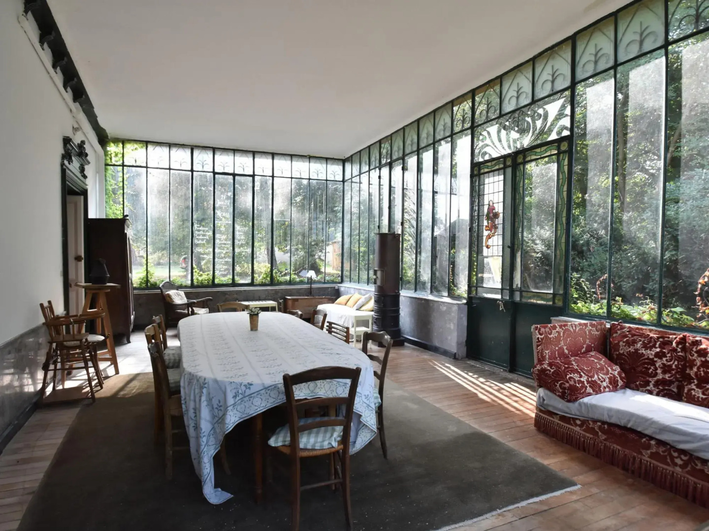 Vintage Mansion in Saint-aubin-sur-loire With Pool