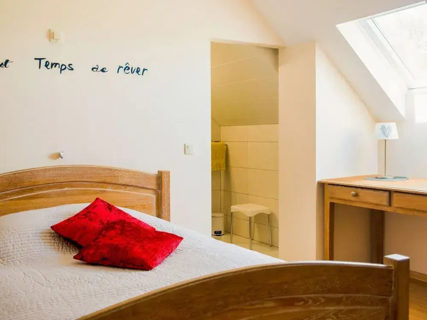 Villa in Bitvre With Garden