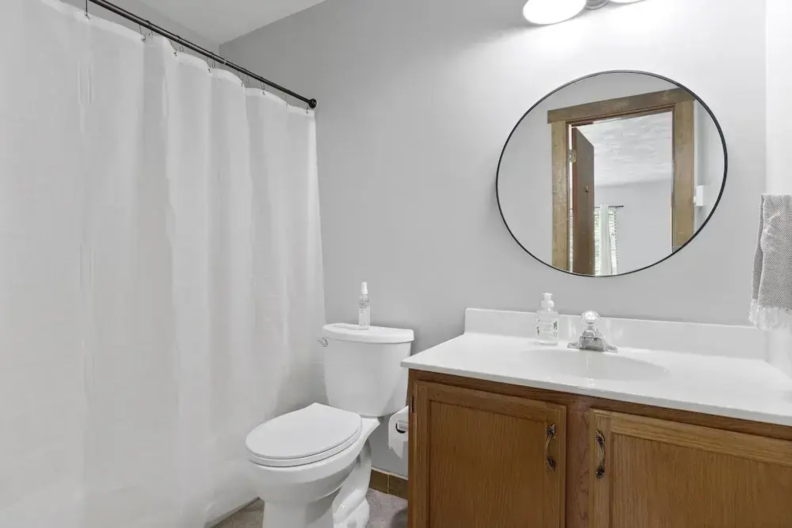 Charming Getaway 4BR 3Bath Hot Tub