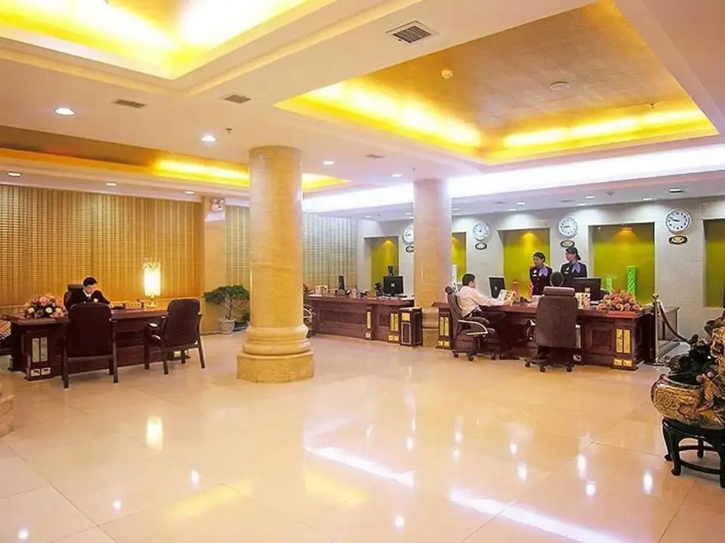 PAI Hotel Chengde Pingquan Central Square