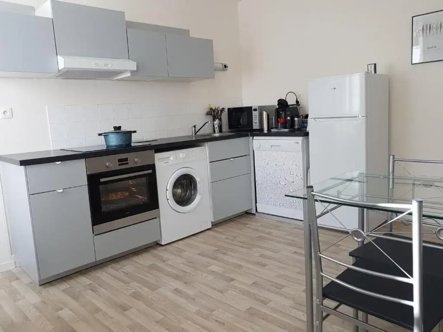 Les Gravelots (Adults Only)