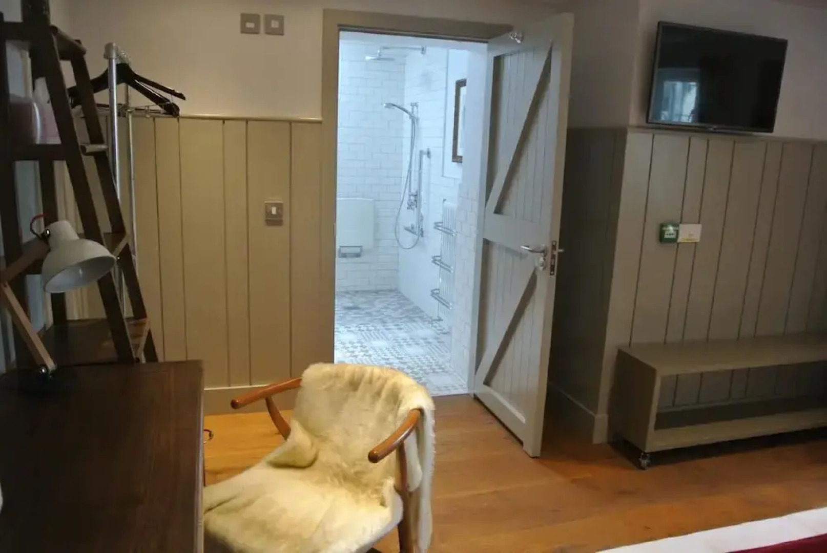 The Crown Pub, Dining & Rooms