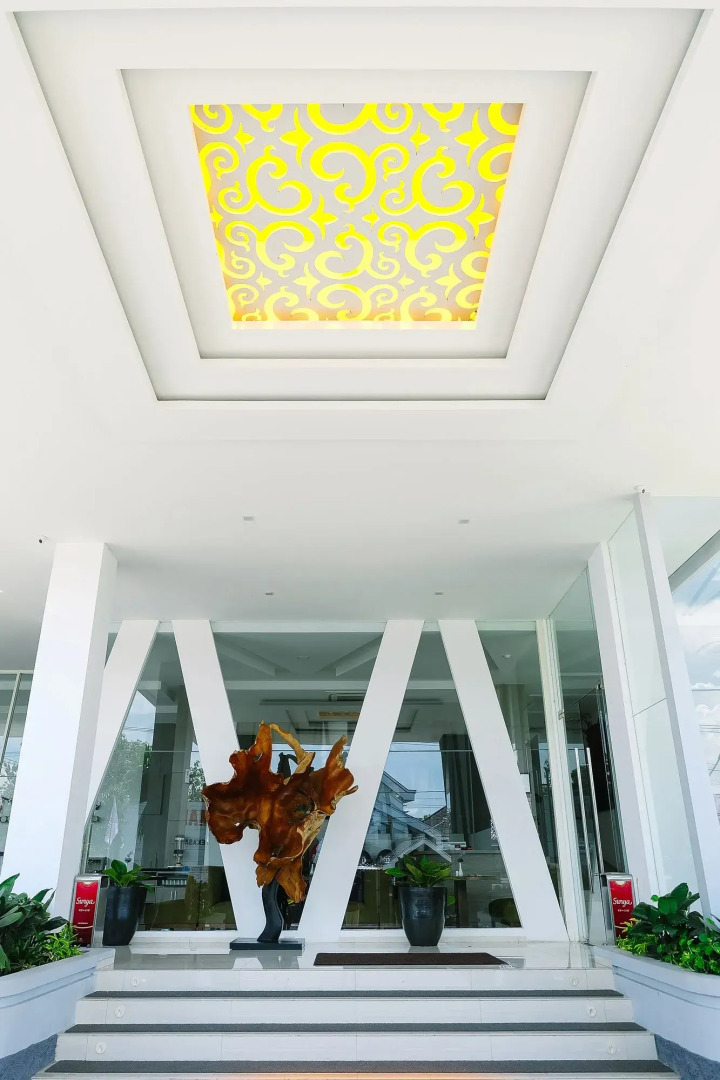 Front One Hotel Pamekasan Madura