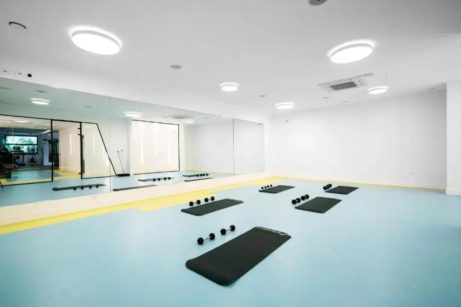 Comfort studio with sea view and swimming pool