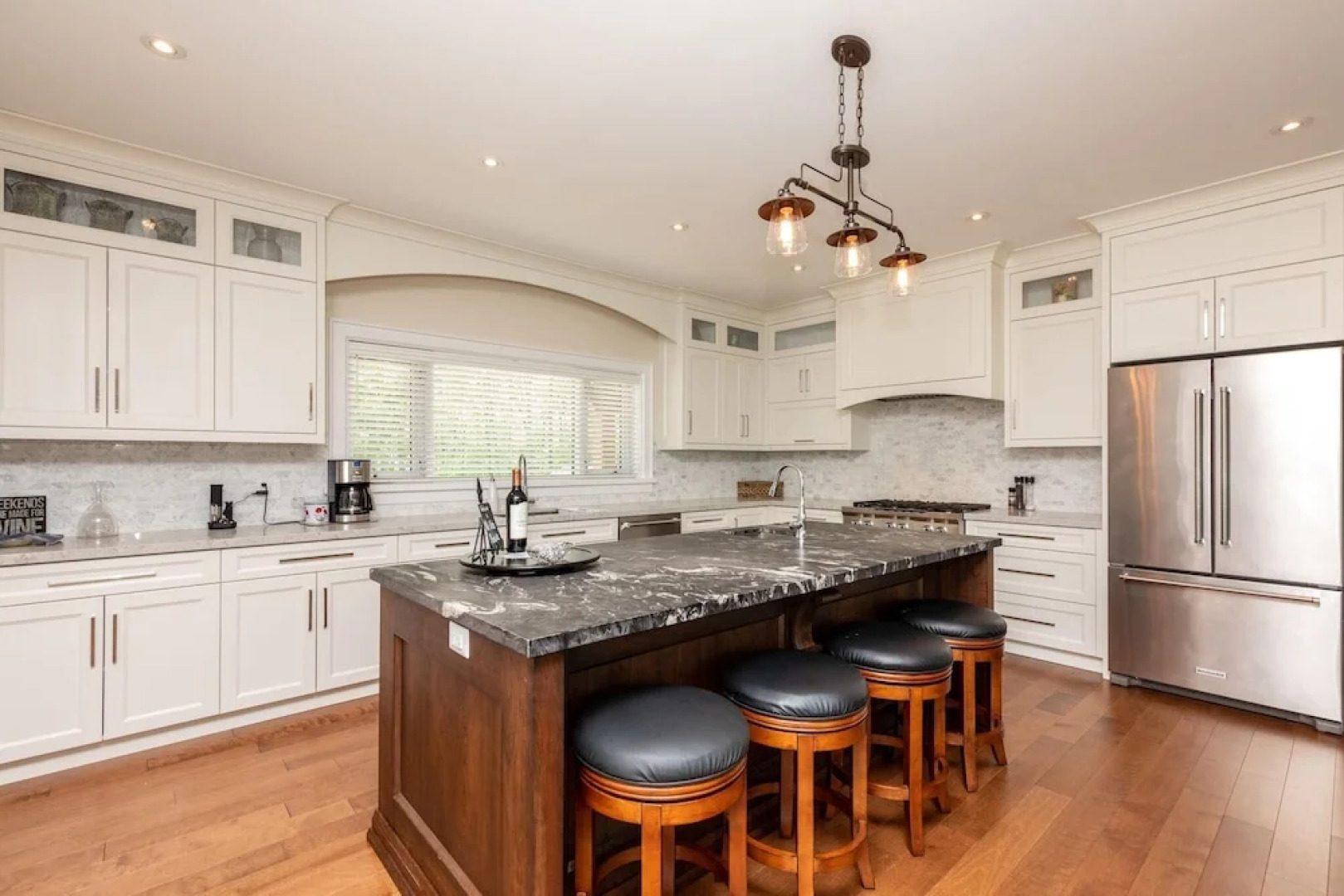 Villa Vista - Fabulous new Home Overlooking the Golf Course in Port Carling